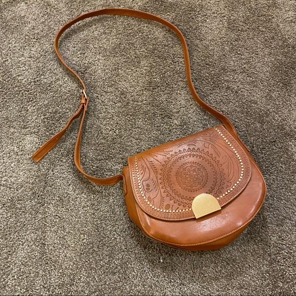 Atmosphere Handbags - ❗️Brown faux leather floral etched crossbody bag❗️